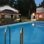 Maison De Campagne Sainte Barbe Vila