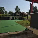 Maison De Campagne Sainte Barbe Vila